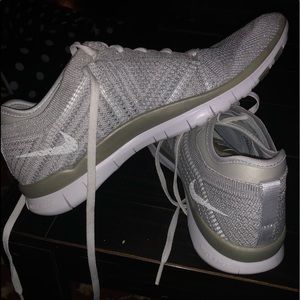 Brand new Nike Free TR Flyknit 🌹